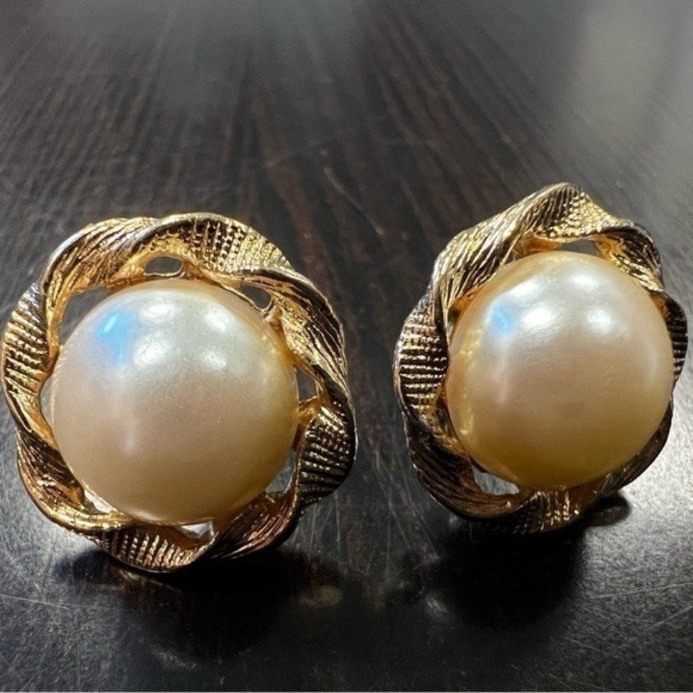 Vintage Gold & Pearl Earrings